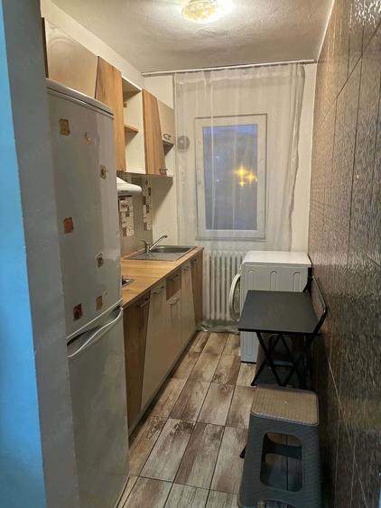 Garsonieră decomandată în Central