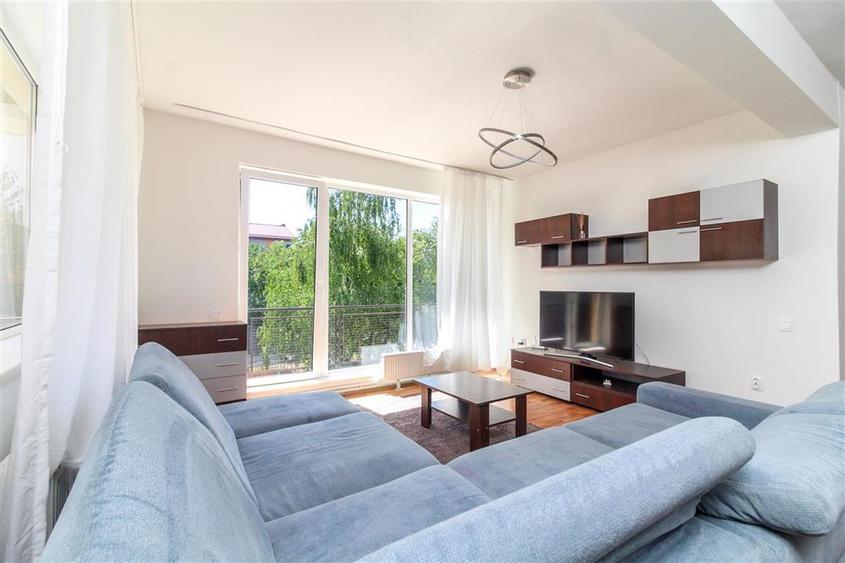 Apartament cu 2 camere semidecomandat, mobilat în Bună Ziua