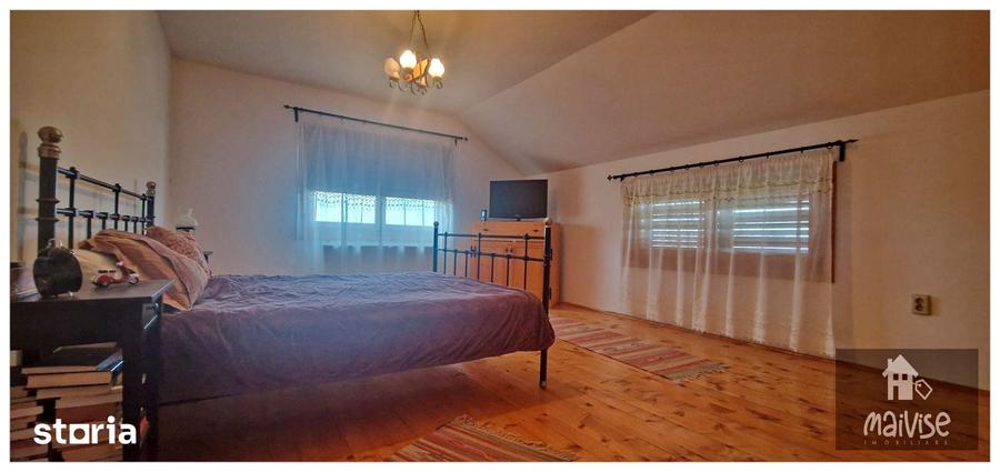 Casă cu 5 camere decomandat cu Teren 927 Mp în Hărman