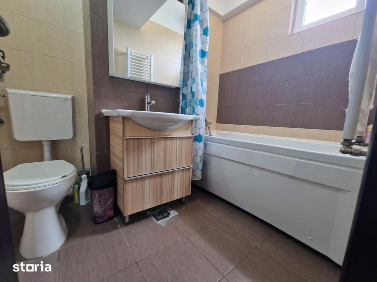 Apartament cu 3 camere semidecomandat în Gara
