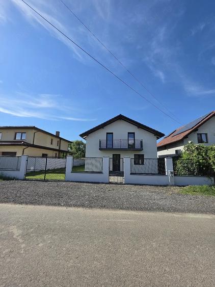 Casă cu Teren 500 Mp în Sânmihaiu Român