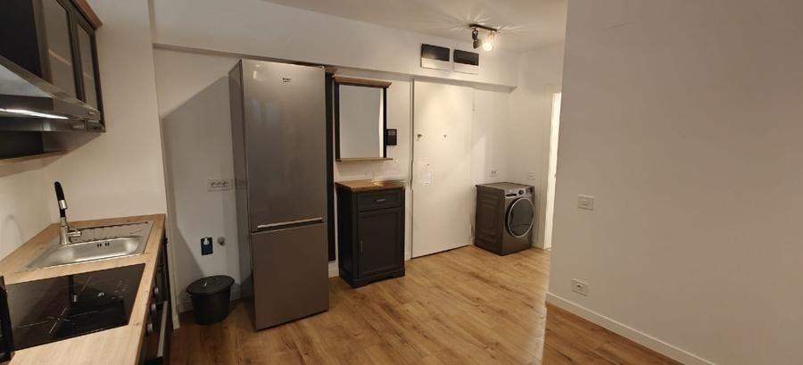 Apartament cu 2 camere decomandat, mobilat în Tei