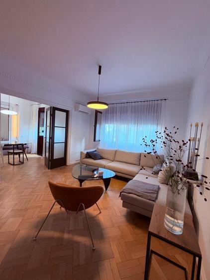 Apartament cu 3 camere, mobilat în P-ța Romană
