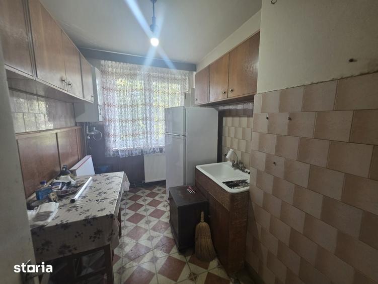 Se vinde apartament 2 camere zona Afi Mall decomandat, de renovat - 3
