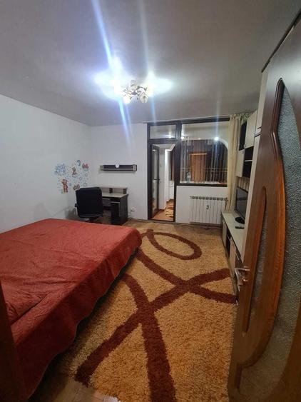 Garsonieră decomandată în Brazda lui Novac