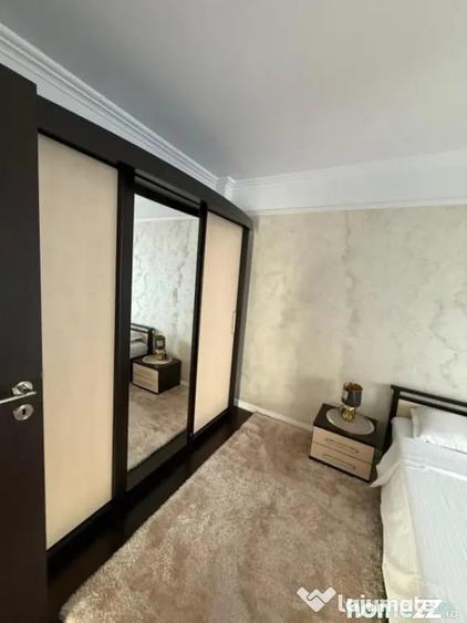 Apartament cu 5 camere decomandat în 1 Mai