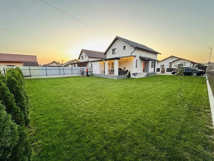 Casă cu 4 camere în Sâncraiu de Mureș