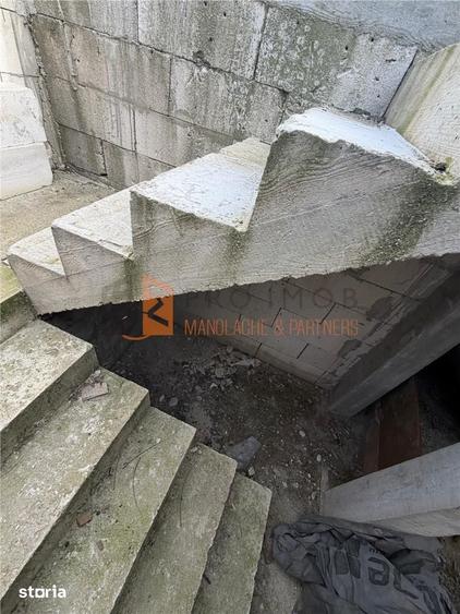Casă cu 4 camere decomandat cu Teren 1291 Mp în Stâlpu