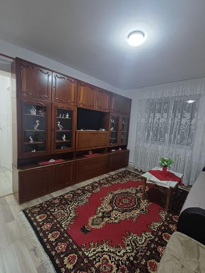 Apartament cu 2 camere semidecomandat în Exterior Vest