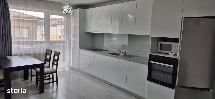 Apartament cu 3 camere semidecomandat în Florești