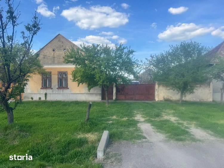 Casă cu 4 camere cu Teren 1536 Mp în Variaș