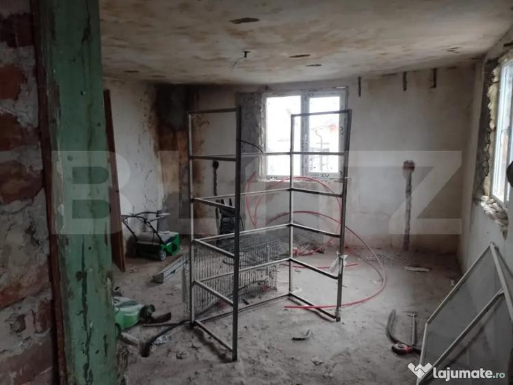 Casă cu 3 camere cu Teren 696 Mp în Brazi