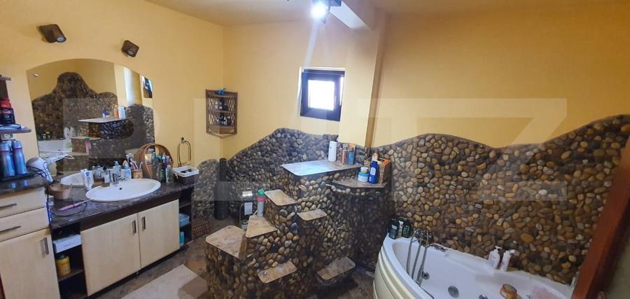 Casă individuală cu 4 camere cu Canalizare în Unirii