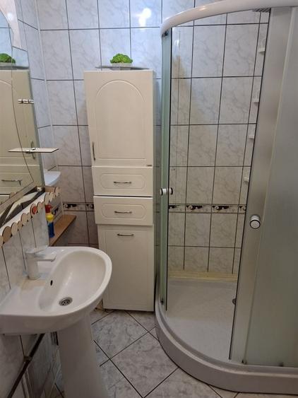 Apartament cu 3 camere semidecomandat în Crâng