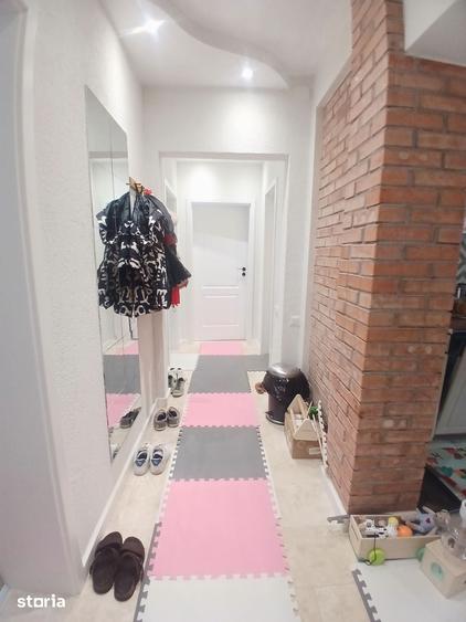 Apartament cu 3 camere în Pieptănari