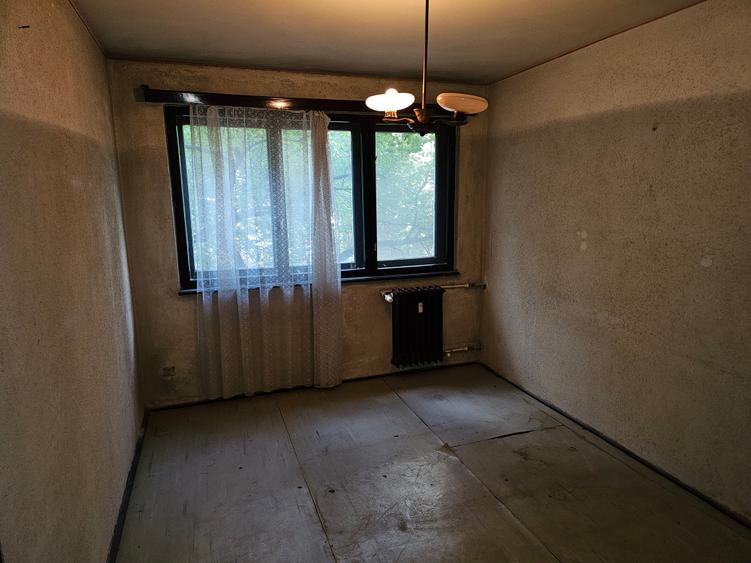 Apartament cu 3 camere decomandat în Militari
