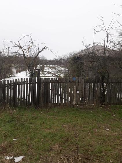Teren de 1635 mp, în Sintești
