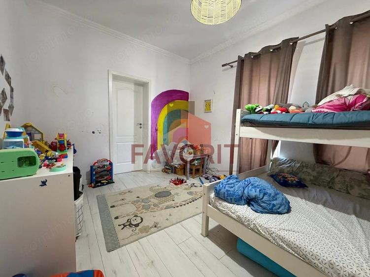 Casă cu 3 camere cu Teren 324 Mp în Sânandrei