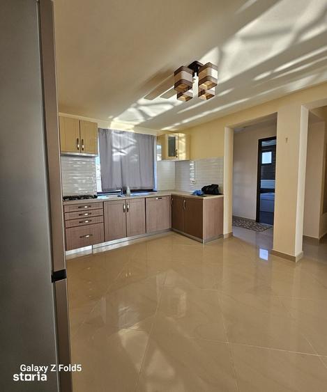 Casă cu 4 camere cu Teren 490 Mp în Central