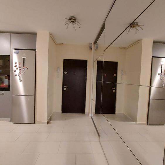 Apartament cu 3 camere semidecomandat în Titan