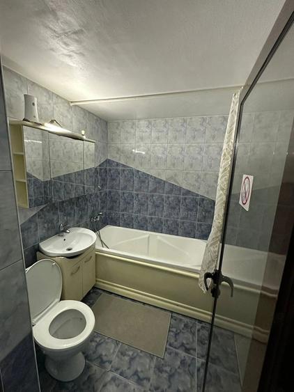 Apartament cu 3 camere decomandat în Filiași