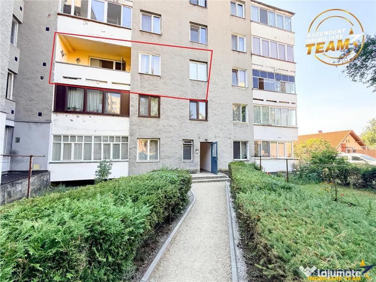 Apartament cu 3 camere decomandat în Central
