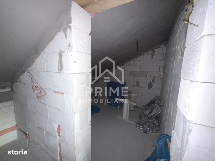 Casă cu 4 camere cu Teren 1800 Mp în Stremț