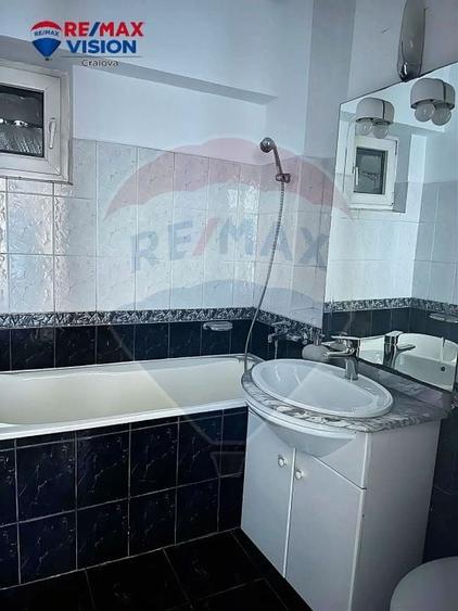 Apartament cu 4 camere de vânzare în zona Central - 12
