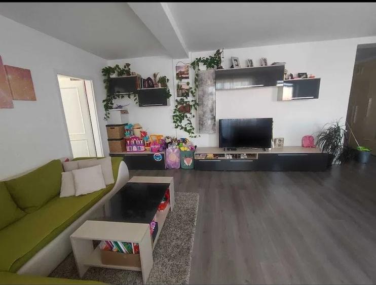 Apartament cu 2 camere semidecomandat în Borhanci
