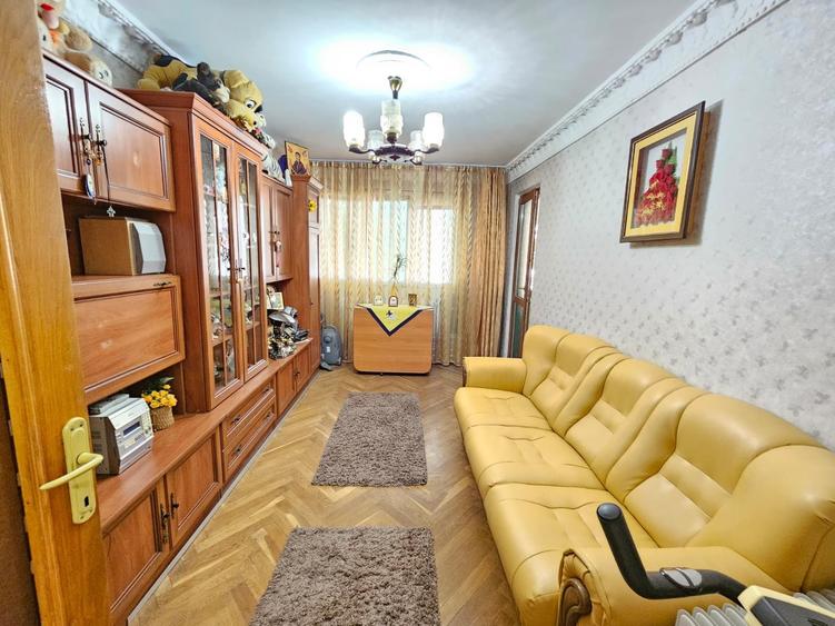 Apartament cu 2 camere decomandat în Micro 13