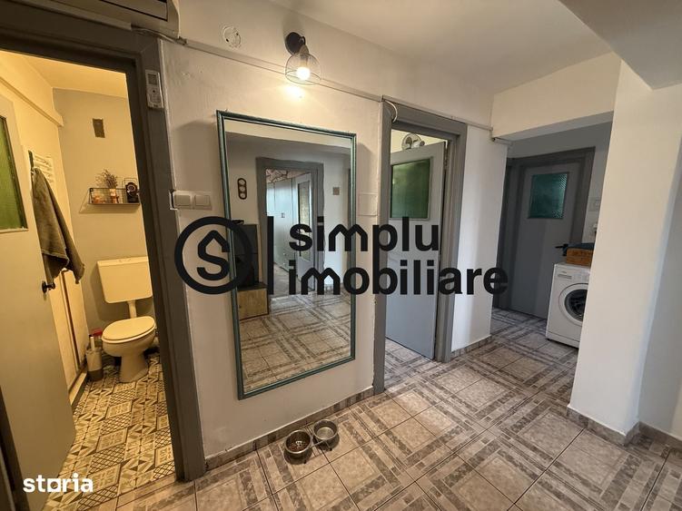 Apartament cu 3 camere decomandat în Sărari