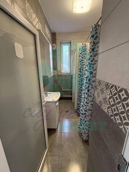 Casă individuală cu 4 camere cu Canalizare în Eminescu