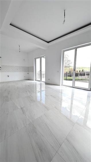 Apartament cu 3 camere decomandat în Bucium