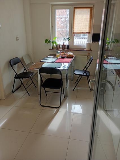 Apartament cu 4 camere decomandat, mobilat în Beller