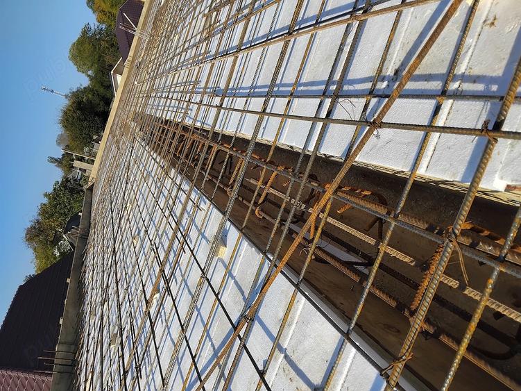 Casă cu Teren 240 Mp în Lumina