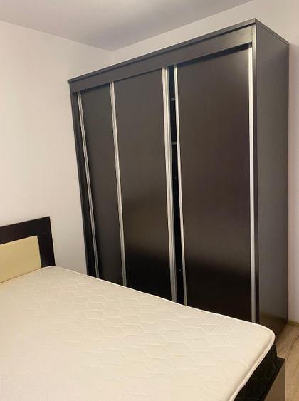 Apartament cu 3 camere decomandat în Drumul Taberei