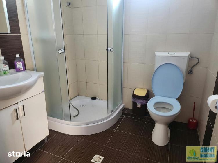 Casă cu 7 camere cu Teren 300 Mp în Nord