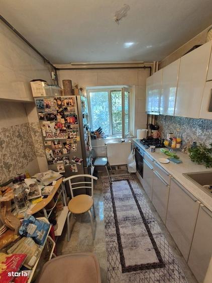 Apartament cu 3 camere semidecomandat în Dacia