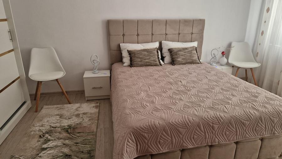 Apartament cu 2 camere decomandat în 9 Mai