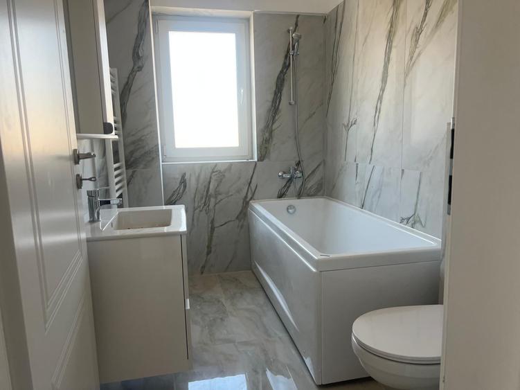 Apartament cu 3 camere decomandat în Galata