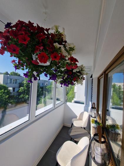 Apartament cu 4 camere decomandat în Aviației