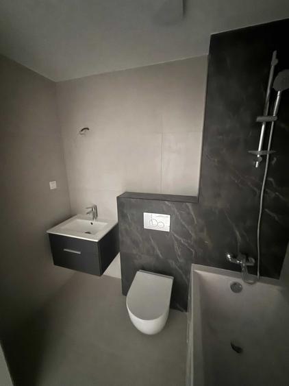 Apartament cu 2 camere decomandat în Coman
