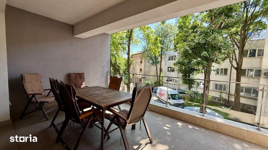 Apartament cu 3 camere în Aviatorilor