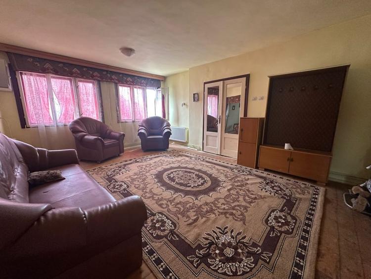 Casă individuală cu 3 camere cu Canalizare în Cugir