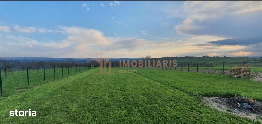 Teren de 1600 mp, în Groși