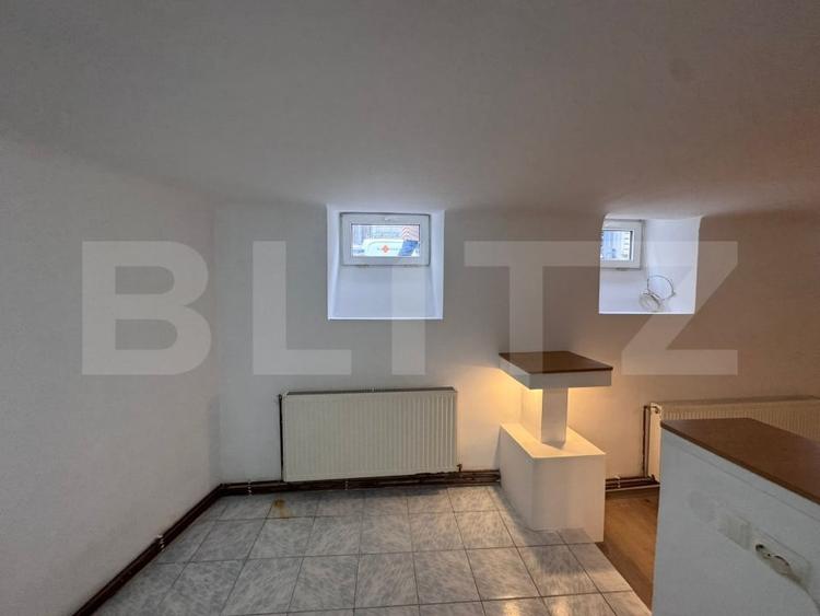 Apartament cu 2 camere semidecomandat, mobilat în Semicentral