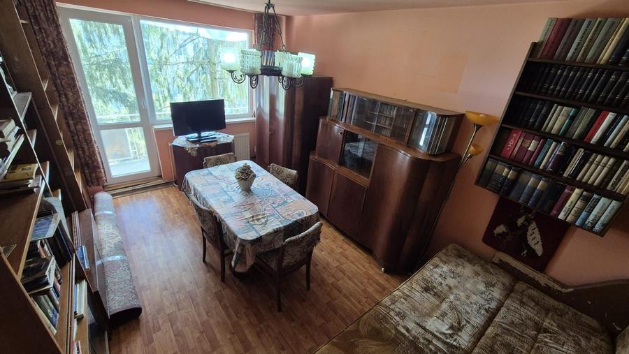 Apartament cu 3 camere decomandat în Central