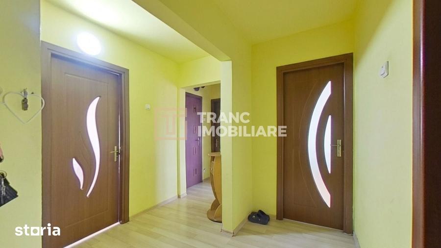 Apartament cu 3 camere decomandat, mobilat în Aurel Vlaicu