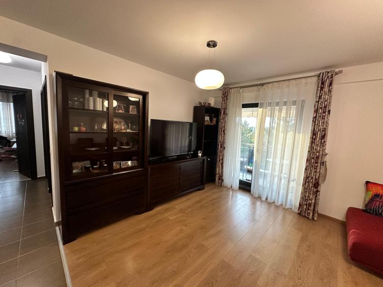 Apartament cu 3 camere în Păcurari
