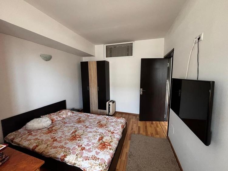 Apartament cu 3 camere decomandat, mobilat în Central